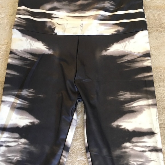 Highwaisted stretchy leggings - Picture 3 of 4